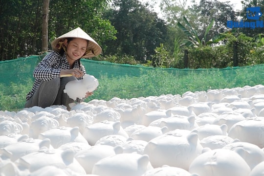 Người tặng tuổi thơ