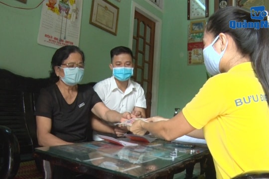 Chi trả lương hưu và trợ cấp tại nhà: Tiện lợi, an toàn trong mùa dịch