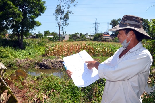 San ủi kênh mương làm hư hại hoa màu của người dân: Chính quyền địa phương nói gì?