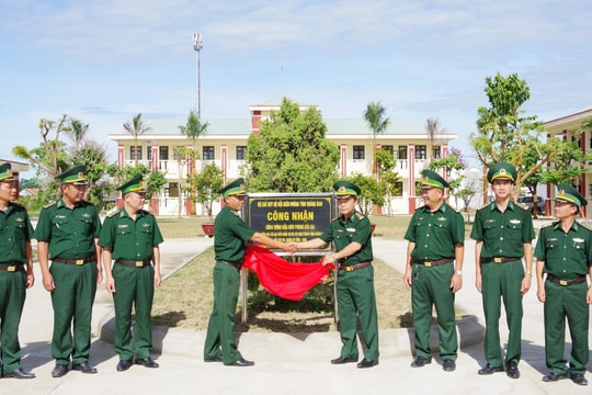 Gắn biển công trình chào mừng Đại hội Đảng bộ Bộ đội Biên phòng tỉnh