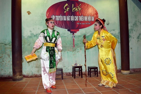 Hát bội chớ... tuồng chi!