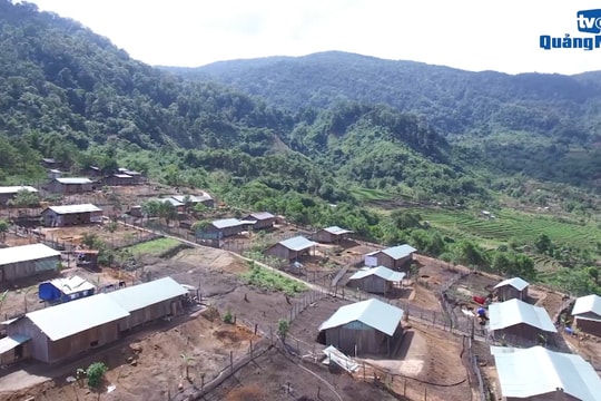 [VIDEO] - Chuyện đồng bào vùng cao hiến đất lập làng