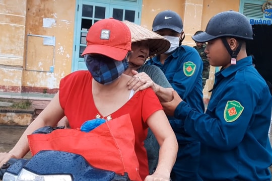 [VIDEO] - TP.Hội An di tản người dân tránh trú bão