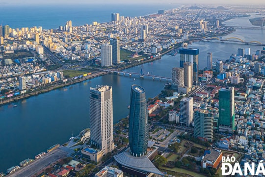 Tái cơ cấu kinh tế gắn với đổi mới mô hình, nâng cao chất lượng tăng trưởng và sức cạnh tranh