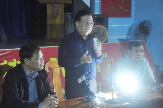 Phó Thủ tướng Trịnh Đình Dũng: "Quảng Nam tập trung ổn định đời sống nhân dân sau bão"