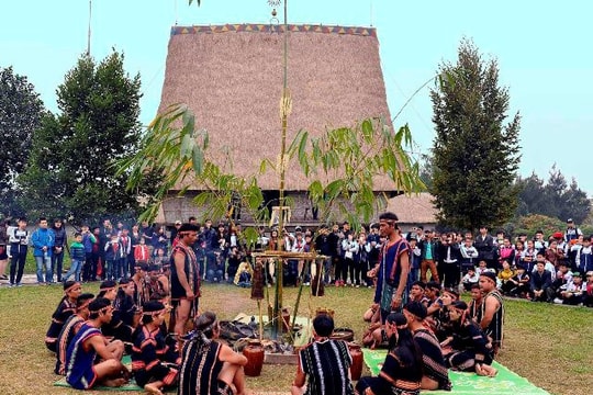 Nhiều hoạt động đặc sắc trong tháng 'Đại đoàn kết-Cội nguồn dân tộc'