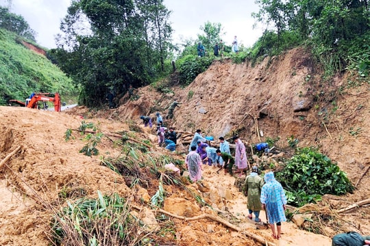 Khối lượng sạt lở taluy dương các quốc lộ ủy thác 74.574m3