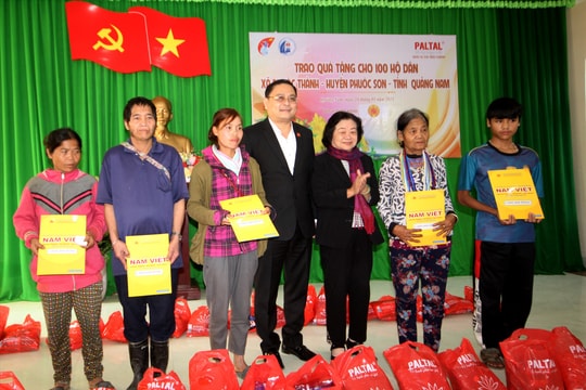 Nguyên Phó Chủ tịch nước Trương Mỹ Hoa: “Mong cái tết sắp đến bà con đỡ vất vả hơn” (clip)