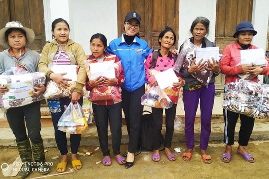 Tổ chức chương trình “Tết ấm cho đồng bào vùng lũ”