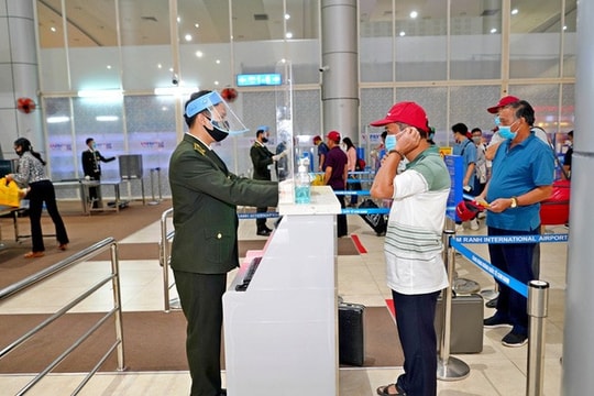 Cục Hàng không Việt Nam nâng cảnh báo phòng dịch Covid-19 ở sân bay lên mức cao nhất