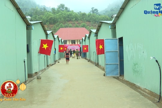 [VIDEO] - Niềm vui nhà mới trên vùng sạt lở