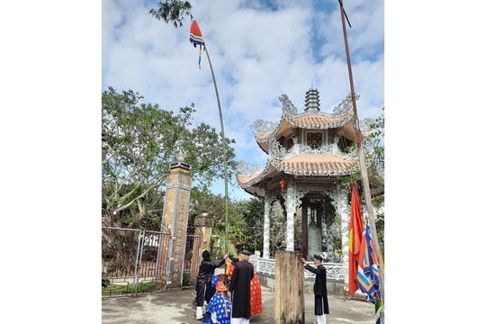 Gìn giữ phong tục Tết xưa ở làng Tân Thái