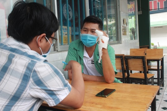 Thợ sửa xe bị côn đồ chém thương tích nặng