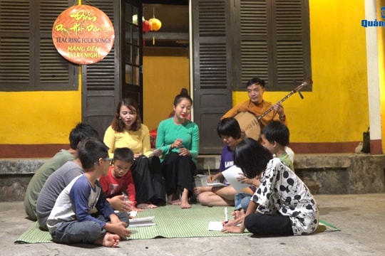 [VIDEO] - Lớp học dân ca giữa lòng phố cổ