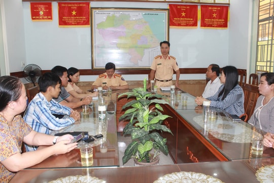 Doanh nghiệp vận tải ký cam kết thực hiện nghiêm Luật Giao thông đường bộ