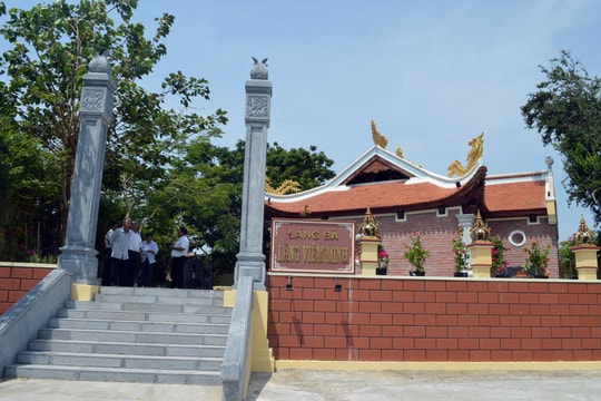 Di tích Bàu Sen - Lăng Bà Viêm Minh đón nhận bằng xếp hạng di tích lịch sử cấp tỉnh: “Địa chỉ đỏ” lưu ký ức một thời