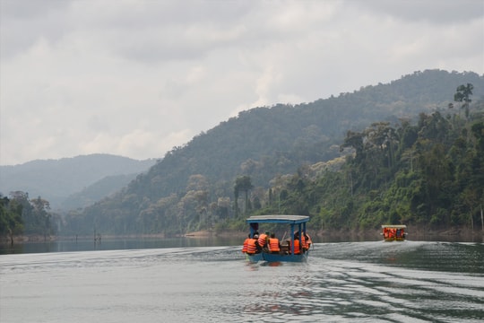 Quan trắc môi trường năm 2020: An tâm nguồn nước, lo ngại khói bụi