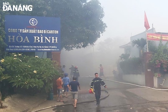 Cháy lớn tại công ty sản xuất bao bì trong Khu Công nghiệp Hòa Cầm