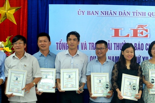 Giải báo chí Huỳnh Thúc Kháng: 15 năm in dấu chân, nẻo đời...