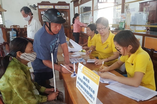 Ủy quyền phê duyệt danh sách và kinh phí hỗ trợ người lao động gặp khó khăn do Covid-19