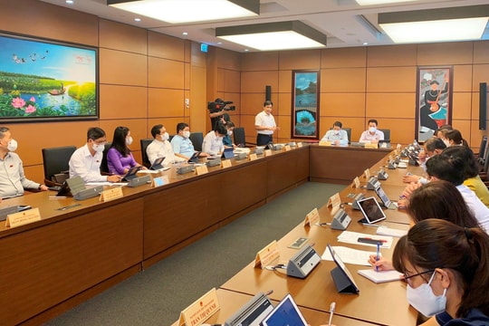 Đoàn ĐBQH Quảng Nam kiến nghị quan tâm hơn đến người hoạt động trong lĩnh vực du lịch, dịch vụ