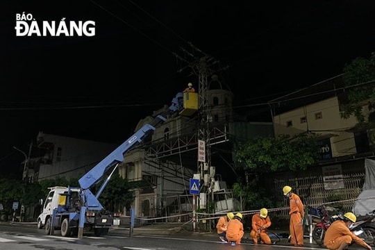 Khôi phục cấp điện cho 3.461 trạm biến áp bị ảnh hưởng của bão số 5