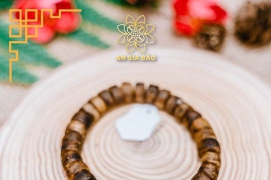 Địa chỉ mua vòng tay trầm hương nữ chất lượng nhất