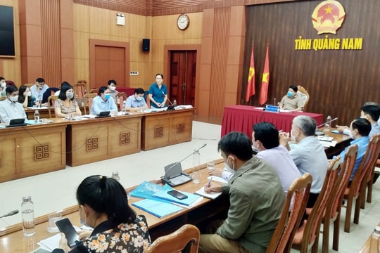 Ký kết hợp đồng lao động với nhân viên nấu ăn ở trường học