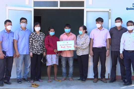 [VIDEO] - Niềm vui có nhà mới của người dân vùng sạt lở