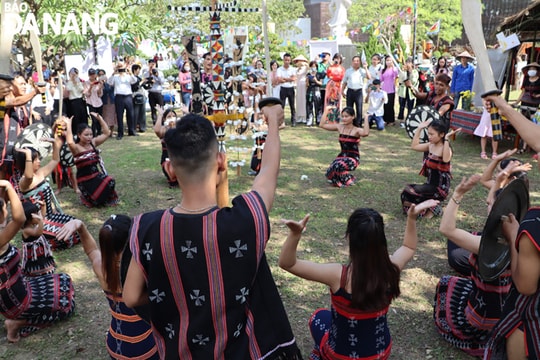 Về hai điệu múa truyền thống của dân tộc Cơ tu