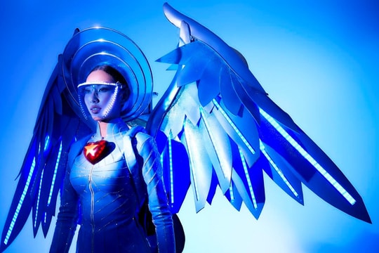 Trang phục truyền thống của Thùy Tiên tại Miss Grand International