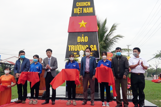 Khánh thành mô hình cột mốc chủ quyền quần đảo Trường Sa tại Hội An