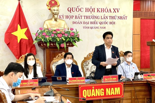 Trưởng đoàn ĐBQH tỉnh Lê Văn Dũng góp ý dự thảo Nghị quyết về chính sách tài khóa, tiền tệ