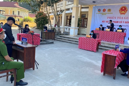 Phiên tòa giả định tuyên truyền pháp luật cho học sinh Tây Giang