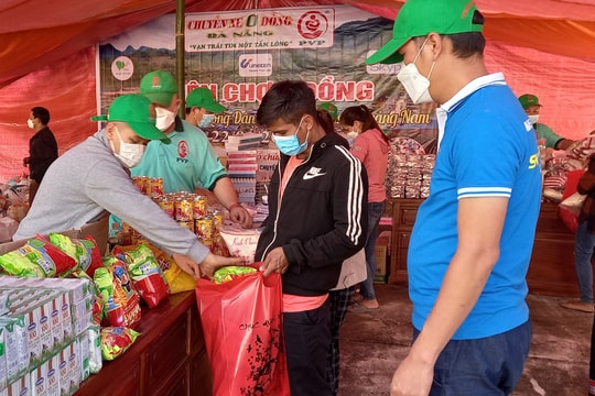 Góp tết cho người dân biên giới