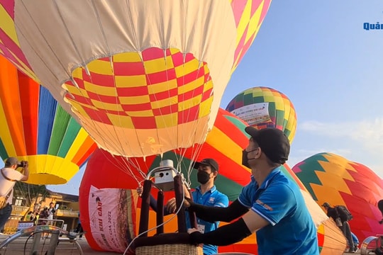 [VIDEO] - Sắc màu khinh khí cầu ở Hội An