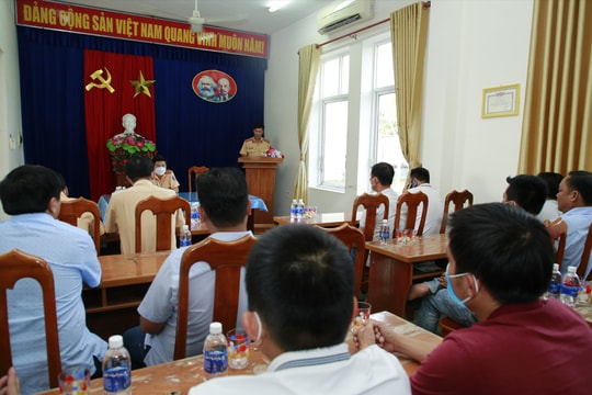 Doanh nghiệp vận tải ký cam kết chấp hành nghiêm Luật Giao thông đường bộ