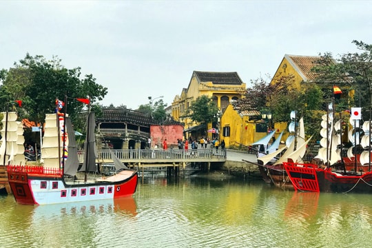 Phố và câu chuyện bang giao