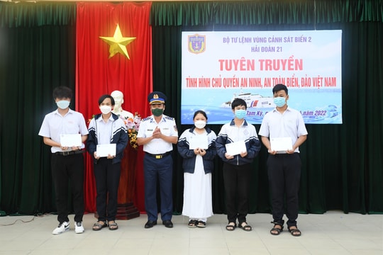 Tuyên truyền biển đảo cho học sinh Trường THPT Phan Bội Châu, Tam Kỳ