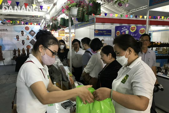 40 gian hàng trưng bày sản phẩm OCOP Đà Nẵng và Quảng Nam