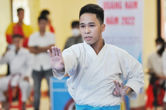 Hơn 120 vận động viên tranh tài tại giải Karate vô địch tỉnh năm 2022