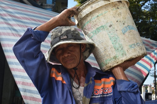 Nhọc nhằn mưu sinh trong cơn bão giá