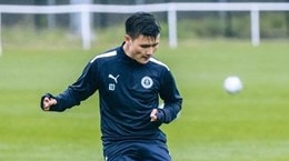 Nguyễn Quang Hải ghi bàn ngay trong trận đấu ra mắt Pau FC