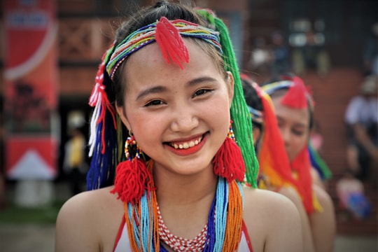 Vẻ đẹp thiếu nữ vùng cao trong trang phục truyền thống