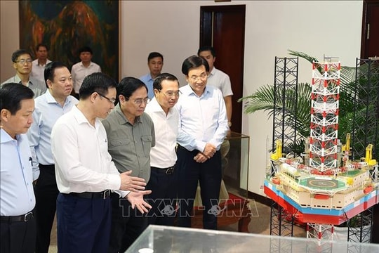 Thủ tướng: Tập đoàn Dầu khí không được để thiếu năng lượng cho xây dựng, bảo vệ Tổ quốc