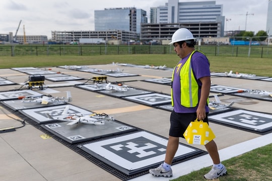 Máy bay không người lái có thay thế được người giao hàng truyền thống?