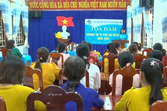 Phụ nữ Nông Sơn có nhiều hoạt động giúp đỡ hội viên nghèo