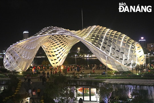 Tổ chức triển lãm ảnh "Công viên APEC Đà Nẵng - Điểm đến mới"