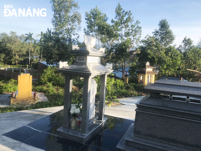 Lo lắng khi sống cạnh các ngôi mộ chôn tự phát