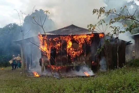 Lửa thiêu rụi một nhà dân ở xã Trà Vân